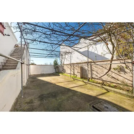 Holly Villa