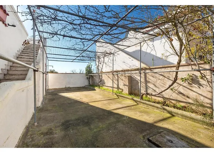 Holly Villa